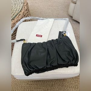 STAUD Bean large Leather bag. Ruched. Zipper. Detachable strap Suede lining. NWT